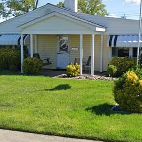 Bush Trimming by DmW Lawn care reviewed on July 5, 2022