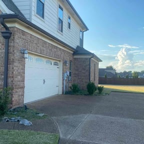 Flower Bed Weeding by Adrian's lawn care reviewed on July 29, 2022