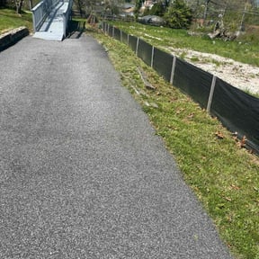 Leaf Removal by Pinedas Lawn Mowing Pro reviewed on July 25, 2025