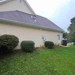 Bush Trimming by On Time landscaping reviewed on December 21, 2024