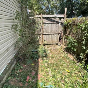 Bush Trimming by Ziolkowski Lawcare reviewed on June 9, 2022