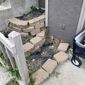 Flower Bed Weeding by Brett's Lawn Service reviewed on October 18, 2021