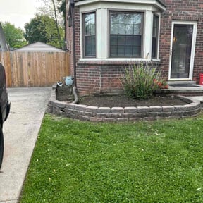 Flower Bed Weeding by Uribe landscaping llc reviewed on May 31, 2022
