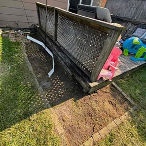 Flower Bed Weeding by Lawn Kingz reviewed on July 27, 2022