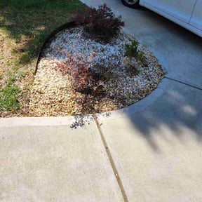 Flower Bed Weeding by Maximum Landscaping & Lawn care reviewed on July 17, 2025