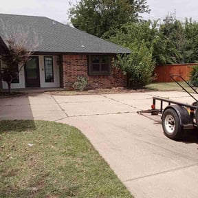 Flower Bed Weeding by Chango Landscapes reviewed on July 26, 2022