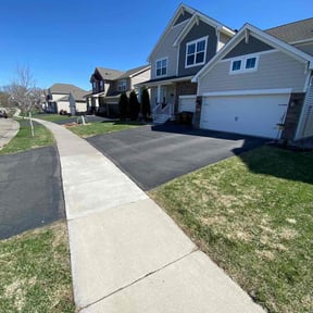 Leaf Removal by Curb Appeal Landscaping reviewed on May 8, 2022