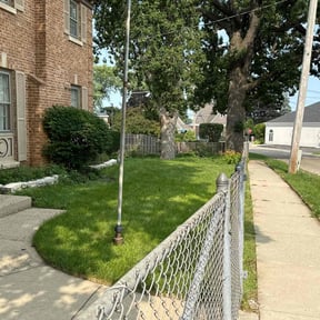 Cleanups by Rafael’lawn care reviewed on May 13, 2022