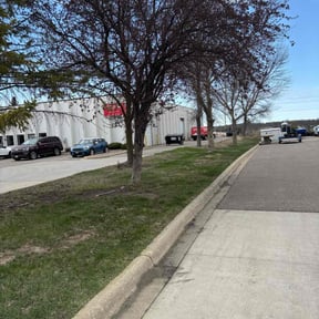 Leaf Removal by Minnesota quality cut lawn service LLC reviewed on August 9, 2022