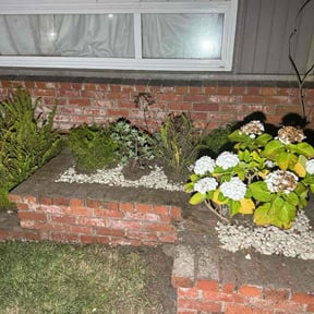 Flower Bed Weeding by Yardscape 365 LLC reviewed on May 4, 2022