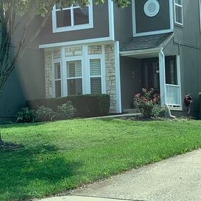 Bush Trimming by Quick Cut Lawn Care reviewed on April 26, 2025