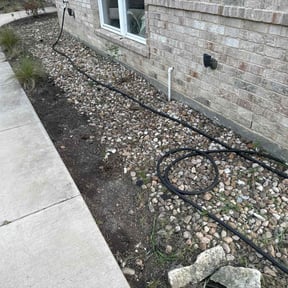 Flower Bed Weeding by Texas 4 Seasons reviewed on August 24, 2024