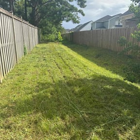 Cleanups by Willow Hill Landscaping & Lawn Care reviewed on April 21, 2022
