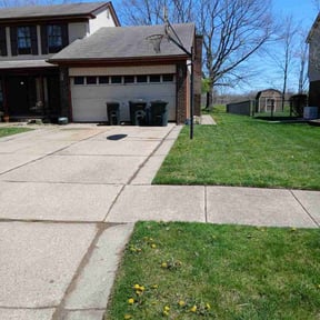 Cleanups by Craft's Lawn Care reviewed on June 1, 2022