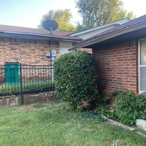 Bush Trimming by Brooks lawn Care reviewed on October 2, 2020