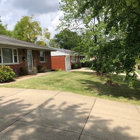 Flower Bed Weeding by Smith family lawn service reviewed on July 22, 2022