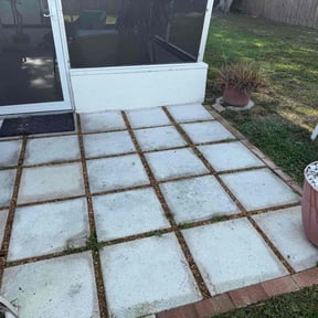 Weeding by AG lawn service reviewed on October 18, 2022