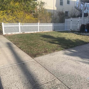Leaf Removal by Coates Cutz Complete Lawn Care reviewed on March 28, 2022