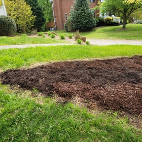Mulching by SRH Lawn and Shrubs reviewed on May 12, 2025