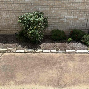 Bush Trimming by Elite Lawn care reviewed on May 24, 2021
