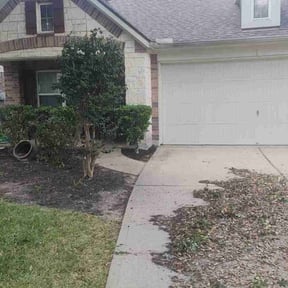 Leaf Removal by Efficitex Solutions LLC reviewed on May 21, 2022