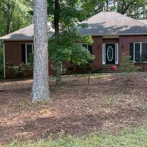 Leaf Removal by McCord Landscape reviewed on October 17, 2024