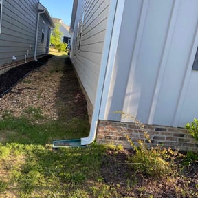 Flower Bed Weeding by Grass gang reviewed on May 9, 2025
