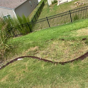 Weeding by Hedgepeth’s Lawn Care Service reviewed on October 4, 2022
