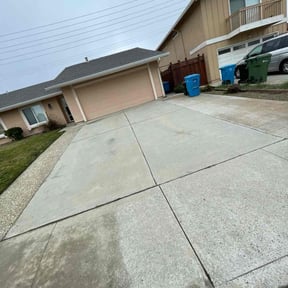 Cleanups by Bar boys movers and services reviewed on April 30, 2022