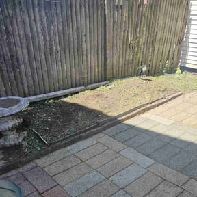 Weeding by Fiechtner landscaping reviewed on June 27, 2022