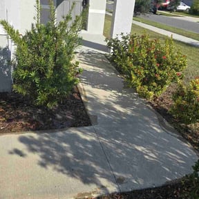 Weeding by Lawns Plus Landscaping reviewed on July 27, 2022