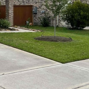 Flower Bed Weeding by RB Mowing reviewed on July 29, 2022