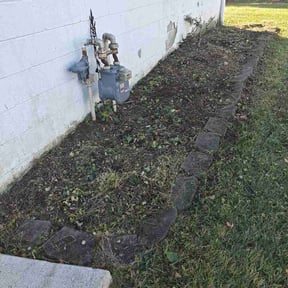 Flower Bed Weeding by DTE Maintenance Llc reviewed on August 9, 2024