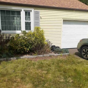 Bush Trimming by Big 3 Lawns and Landscaping reviewed on December 8, 2021