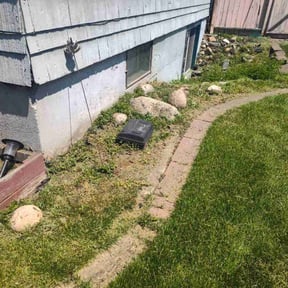 Flower Bed Weeding by The Grass Dr. reviewed on October 22, 2020