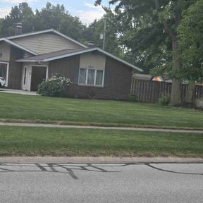 Leaf Removal by Rios Enterprise Lawn Mowing Services LLC reviewed on July 30, 2022