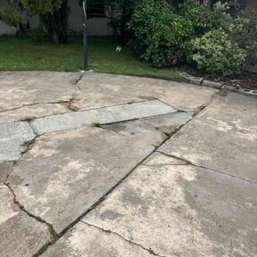 Flower Bed Weeding by New Beginning Landscaping reviewed on July 20, 2022