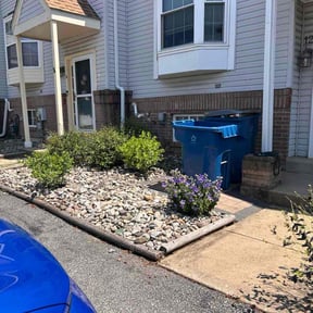 Flower Bed Weeding by JBS inc reviewed on June 2, 2022