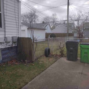 Bush Trimming by Javier's Lawn Care Services reviewed on May 22, 2022