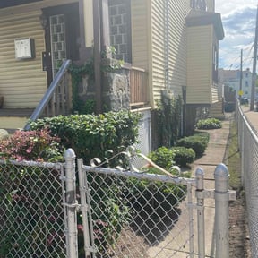 Bush Trimming by Hugo's Lawns reviewed on May 6, 2022