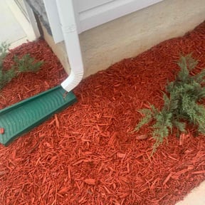 Mulching by Brooks lawn Care reviewed on May 25, 2022
