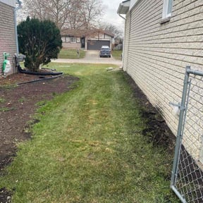Cleanups by Larry's Lawn Care reviewed on May 8, 2022
