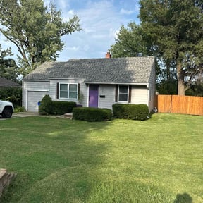 Bush Trimming by Fullview lawn service reviewed on July 15, 2025