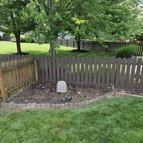 Flower Bed Weeding by Mills Landscaping reviewed on May 17, 2022
