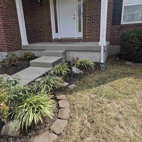 Flower Bed Weeding by Dan lawn care reviewed on June 16, 2022