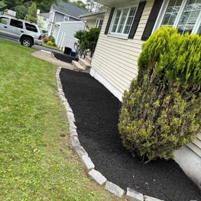 Mulching by Ginger Lawn Care reviewed on April 8, 2022