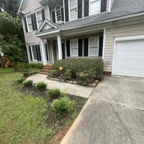 Bush Trimming by Complete Landscape Solutions reviewed on July 9, 2025