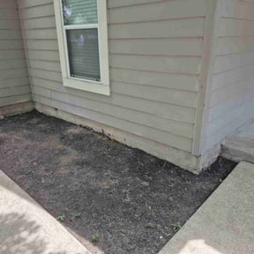 Leaf Removal by Candanoza Lawn Service reviewed on April 24, 2025
