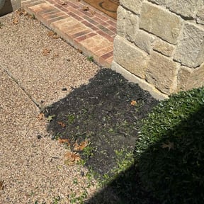 Flower Bed Weeding by Goetz Lawn Care reviewed on August 2, 2024