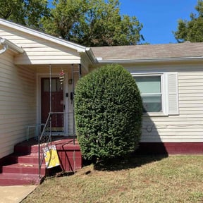 Bush Trimming by Triple Diamond Landscaping reviewed on June 13, 2024